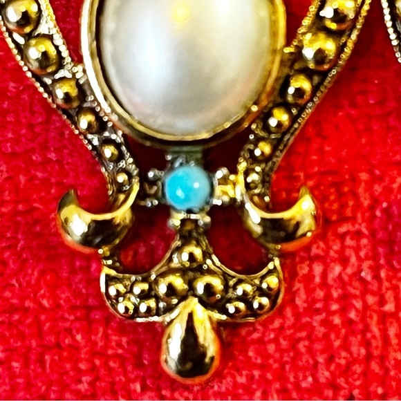 1928 Victorian Style Earrings Gold-Tone Faux Pearl Rhinestone Royal Regal Vtg - Picture 5 of 9